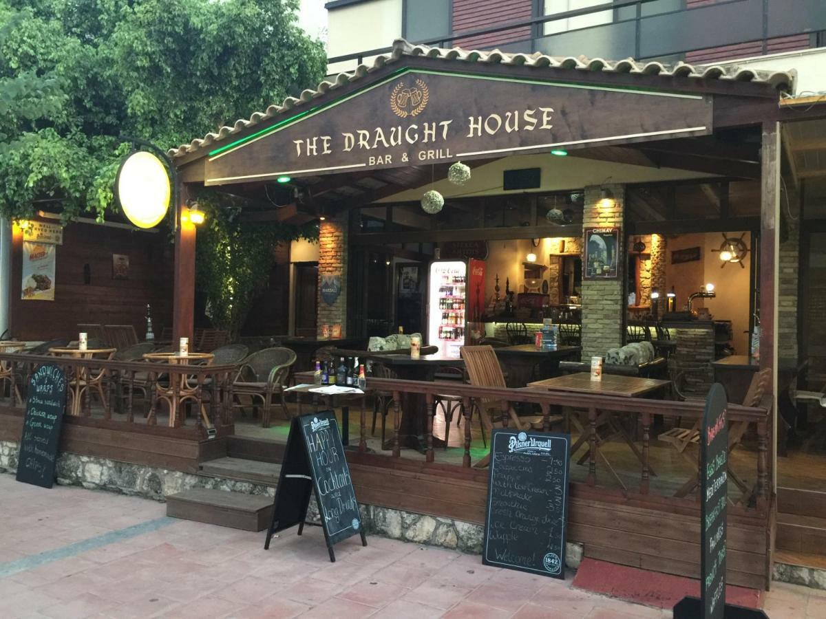 The Draught House Pub-Inn Mália Zewnętrze zdjęcie