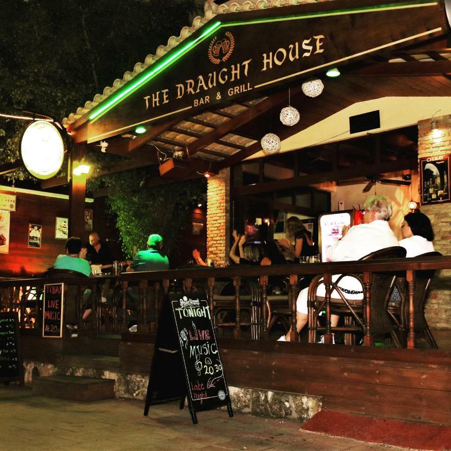 The Draught House Pub-Inn Mália Zewnętrze zdjęcie